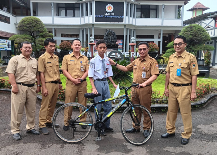 SMK Negeri 2 Adiwerna Kabupaten Tegal Beri Inventaris Sepeda untuk Siswanya