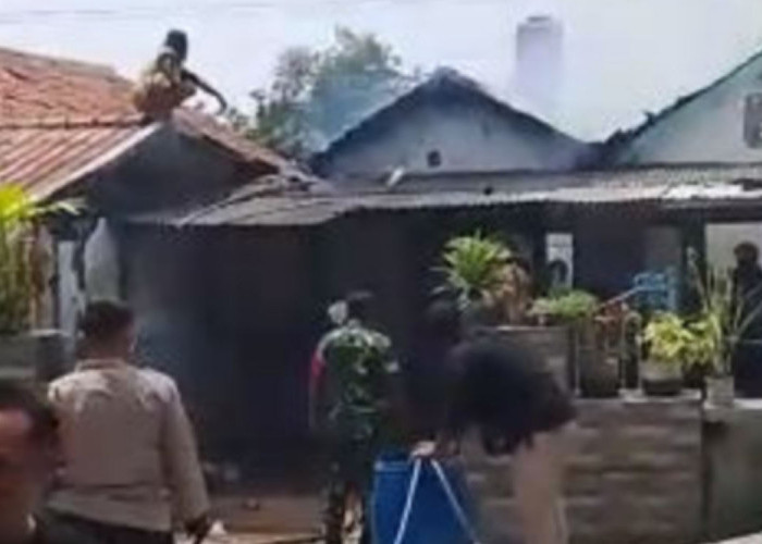 Kebakaran Rumah dan Tempat Karaoke di Argorejo Semarang, 3 Kamar dan 2 Gudang Rusak Parah
