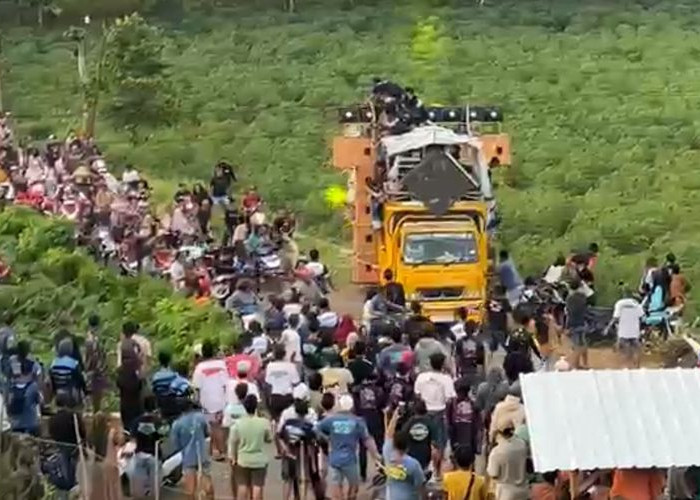 Hiburan Sound Horeg Viral di Pati, Truk Gagal Menanjak dan Kru Tewas Kesetrum