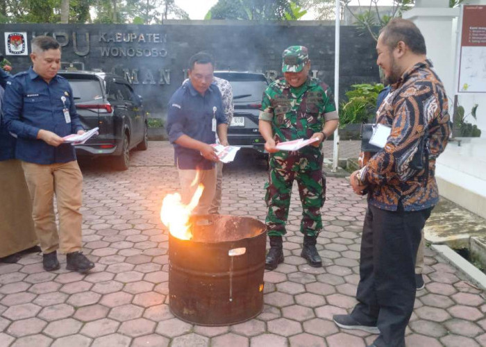 KPU Wonosobo Musnahkan 510 Surat Suara Rusak dan Kelebihan Cetak Jelang Pemungutan Suara