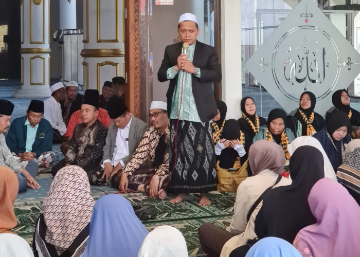 Umrah Unik , Kafa Tour Berangkatkan Umrah 49 Jemaah Batang Lewat China