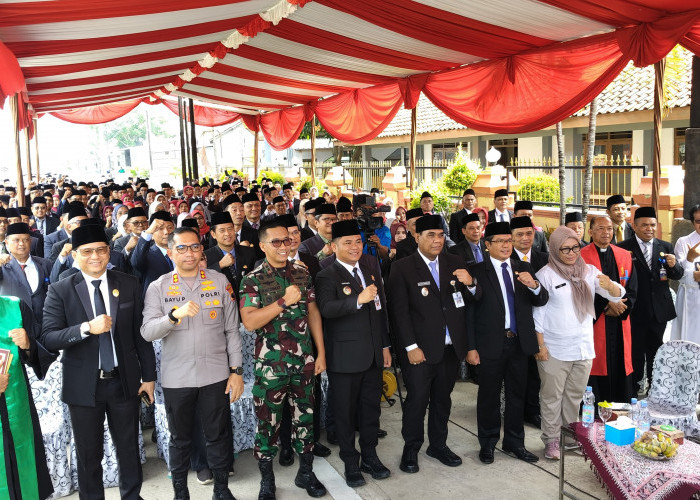 Dilantik di Tepi Jalan, 448 Pejabat Pemkab Tegal dapat Pesan Keras dari Bupati Ischak