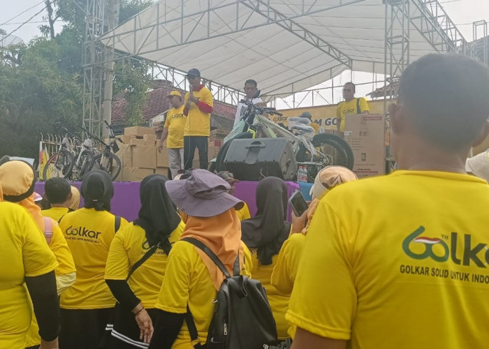 HUT 60 Partai Golkar, Ratusan Warga Batang Senam Bersama Paslon Faiz-Suyono