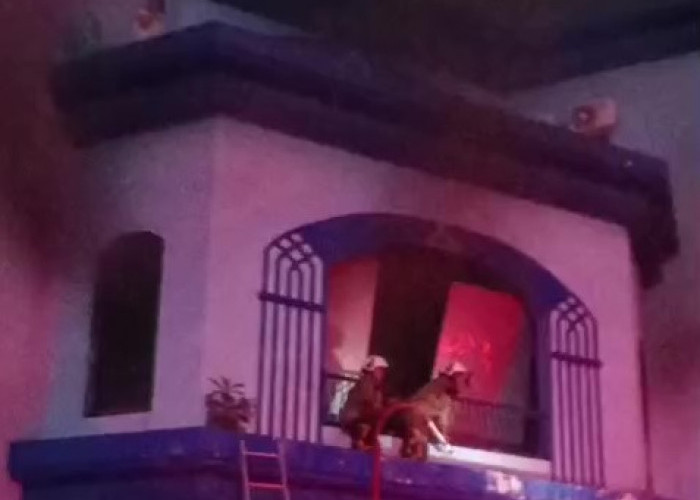 Kebakaran Sport Center Metro Peterongan Semarang, Tujuh Armada Dikerahkan, Dua Orang Sempat Terjebak