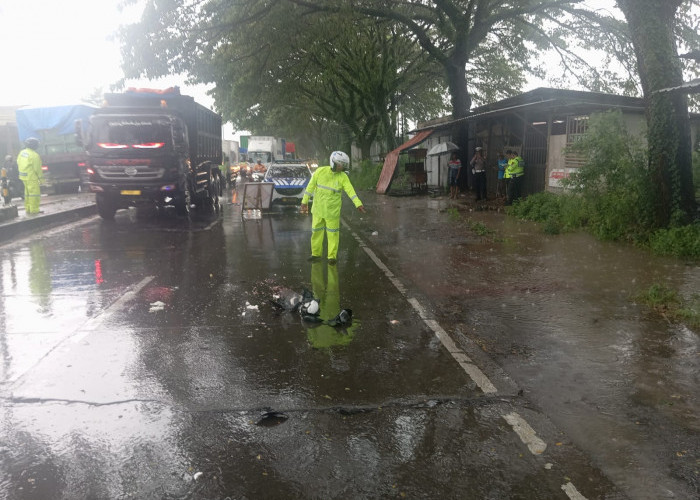 Kecelakaan Maut di Demak, Pengendara Motor Tewas Terlindas Truk Tronton 