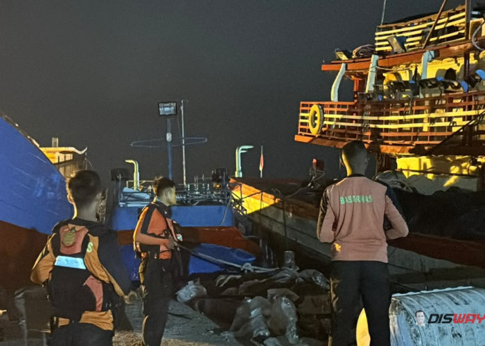 Kapal Nelayan Mati Mesin dan Kandas di Karangbolong, 11 ABK Cilacap Berhasil Diselamatkan