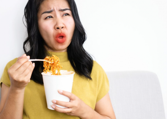 Ini 8 Dampak Bahaya dari Makanan Pedas untuk Kesehatan Tubuh, Pecinta Pedas Harus Waspada!