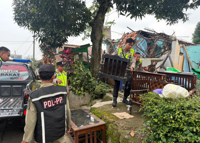 900 Bangunan Rusak, Polres Tegal Terus Monitoring Penanganan Situasi Bencana Padasari 