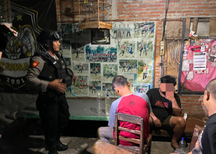 Pesta Miras Oplosan, Tiga Orang Diamankan di Kampung Baru Solo