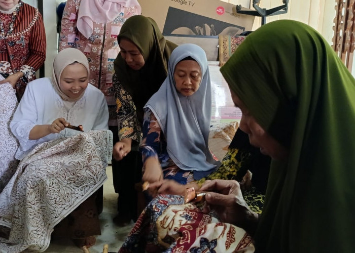 Ketua Dekranasda Batang Sebut Kualitas Batik Rifaiyah Pantas ke Internasional