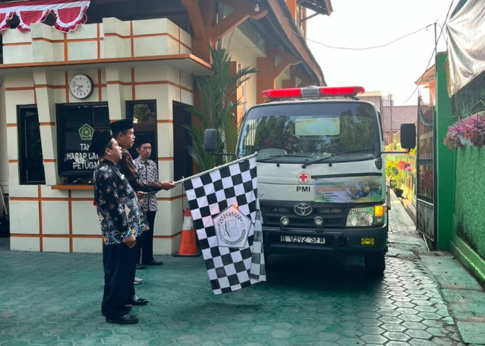 Kemenag Kebumen dan PMI Salurkan 50 Tangki Air Bersih untuk Ponpes dan Tempat Ibadah Terdampak Kekeringan