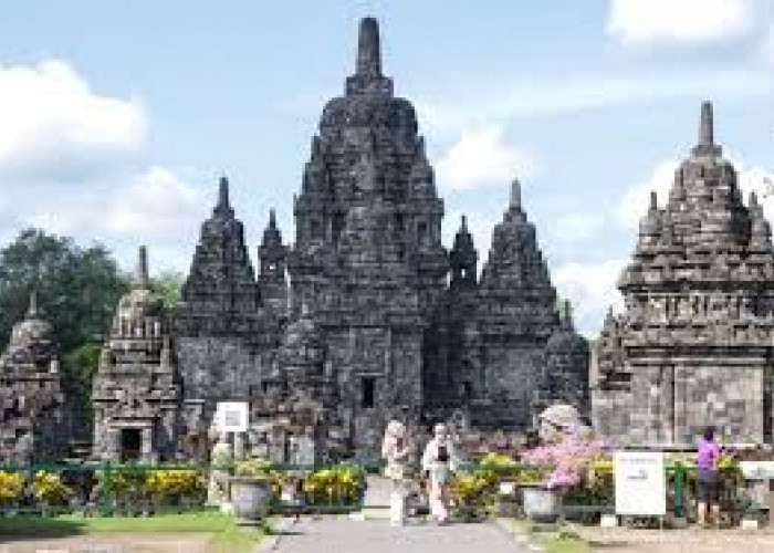 8 Wisata Candi Hindu-Budha di Jawa Tengah dan DIY, Dijadikan sebagai Tempat Ibadah