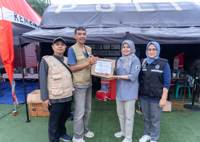 Dinkes Brebes Kembali Salurkan Bantuan Logistik, Jamin Layanan Kesehatan Pengungsi Tanah Bergerak di Sirampog