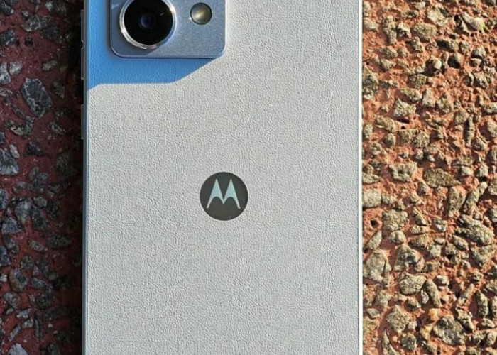 Moto G84, Smartphone 5G Baterai Tahan Lama dengan Layar OLED 120Hz  