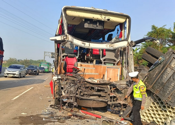 Bus Harapan Jaya Tabrak Truk Tronton di Tol Batang, 6 Orang Menjadi Korban 