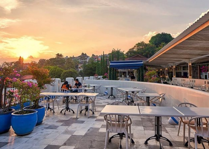 Ini Dia 10 Cafe Terbaik dan Terpopuler yang Ada di Bandung, Apa Saja?