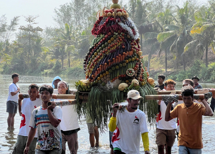 PSI Kebumen Turun ke Sedekah Laut Lembupurwo, Dipa Yuwono: Budaya Adalah Kekuatan Daerah