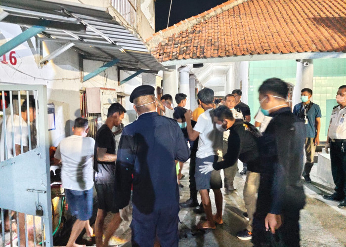 Cegah Peredaran Narkoba dan Pungli, Sel Seluruh Warga Binaan Lapas Tegal Digeledah