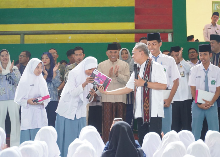 Cakupan MBG di Madrasah di Jepara Rendah, Zulhas Ingatkan Pelajar Tak Membuang Makanan
