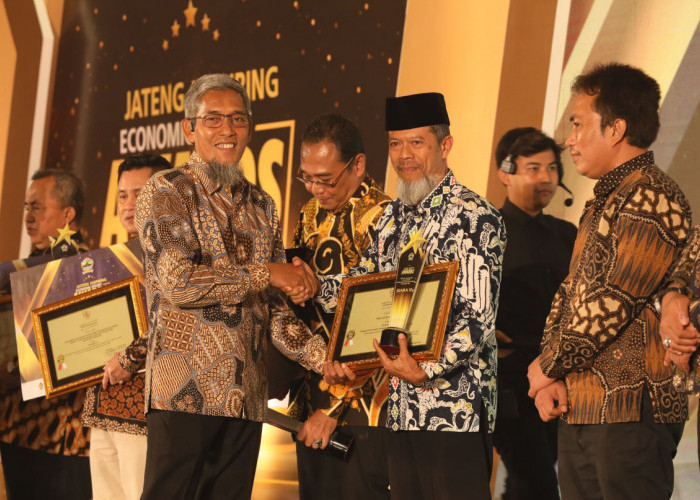 Sukses Kendalikan Inflasi, 12 Daerah Terima Penghargaan Jateng Inspiring Economic Effort Award 2024 