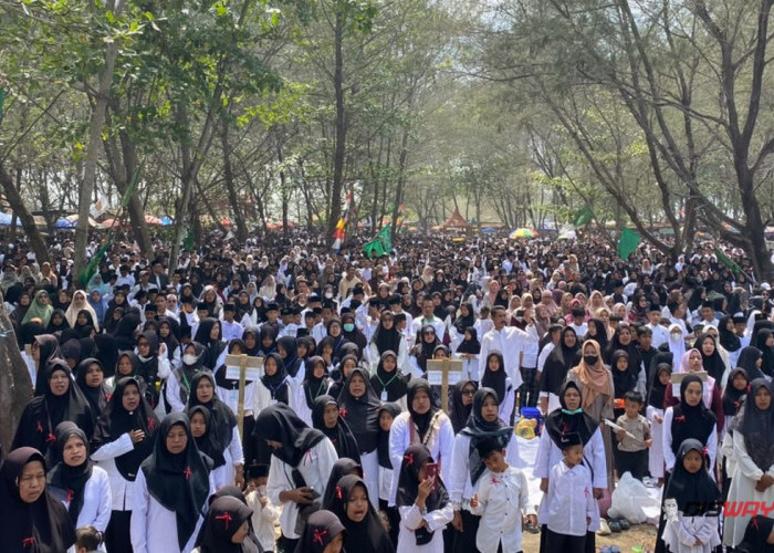 20.633 Santri Padati Pantai Setrojenar Kebumen, Pawai Budaya hingga Istighosah Meriahkan Hari Santri