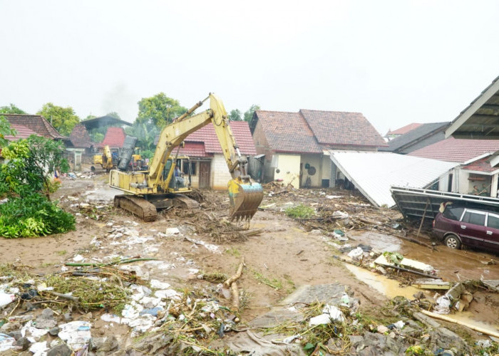 Wilayah Pati Rusak Diterjang Banjir, Bupati Sudewo Janji Perbaiki Rumah Warga dan Tanggul Jebol