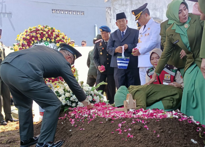 Tangis Keluarga Iringi Pemakaman Kopda Farizal Romadhon di Kulon Progo, Gugur dalam Misi Perdamaian Lebanon