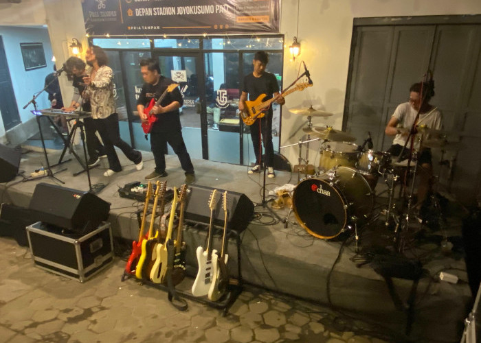 Bunyi Jari #1: Musim Gitaran di Pati Sukses Gelar Kolaborasi Gitaris Lintas Generasi Bumi Mina Tani