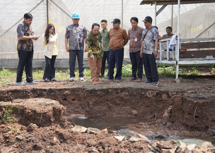 Dua Pipa PDAM Tirta Moedal Bocor di Gunungpati, Truk Tangki Gratis Dikerahkan