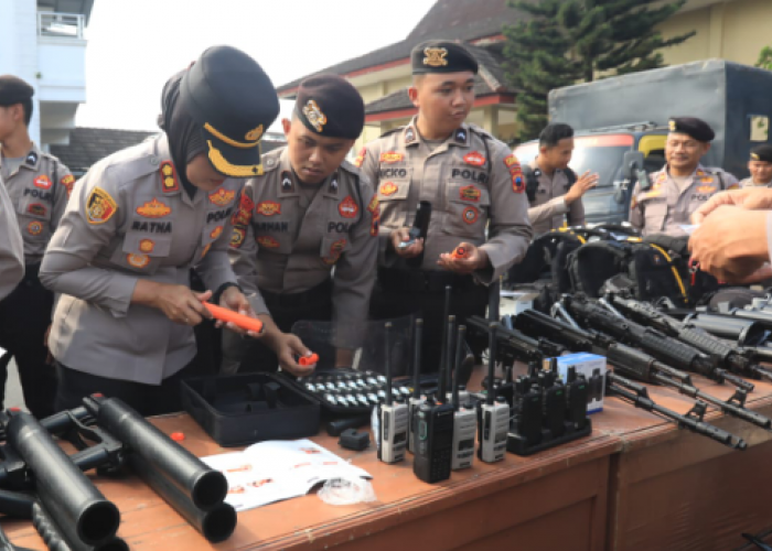 Kapolres Semarang Pastikan Kesiapan Peralatan Pengendali Massa