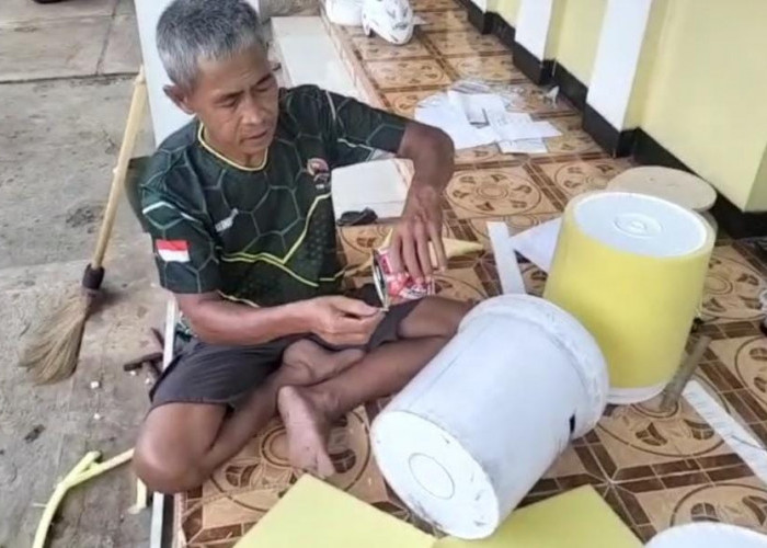 Saat Istri Sakit, Pelda Sudirman Bangkit: Limbah Disulap Jadi Meja Bernilai Jual