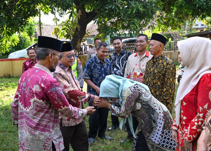 Pengabdian Guru Sitimah Selama 22 Tahun, Tempuh Perjalanan Boyolali Kudus 180 KM Demi Mengajar Muridnya