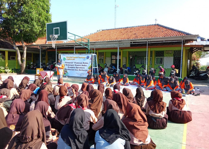 Semarak Hari Kunjungan Perpustakaan  SMP Negeri 2 Dukuhwaru Kabupaten Tegal 