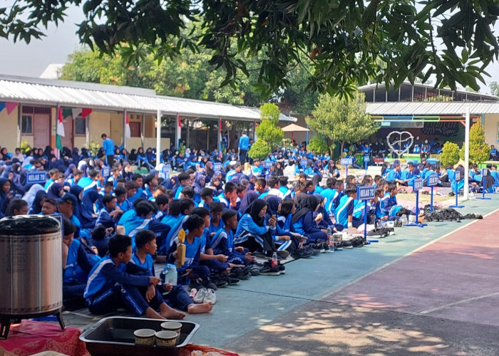 Makan Ponggol Bersama, HUT SMP Negeri 2 Tegal di Peringati Sederhana
