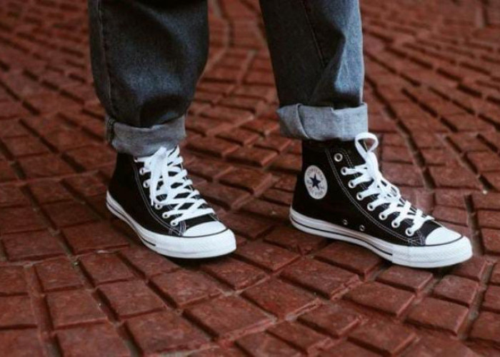 Inidia, Rekomendasi Sepatu Converse untuk Pergi ke Kampus!