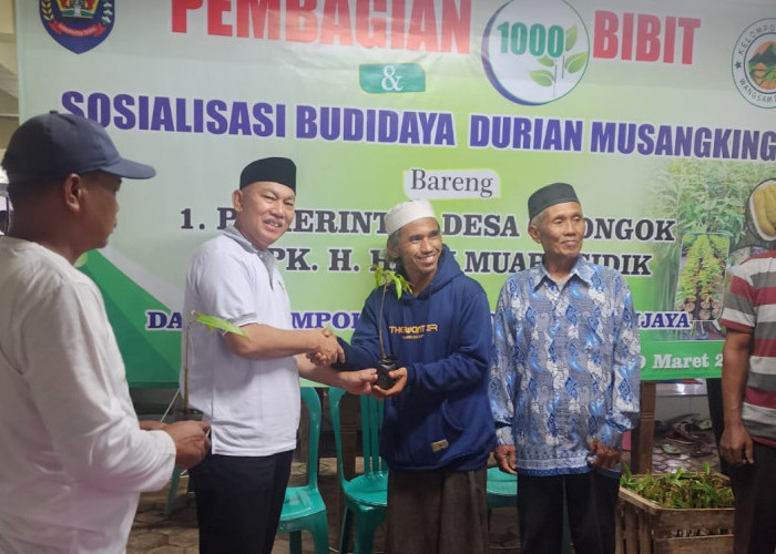1.000 Bibit Durian Dibagikan ke Warga Desa Cilongok Kabupaten Tegal 