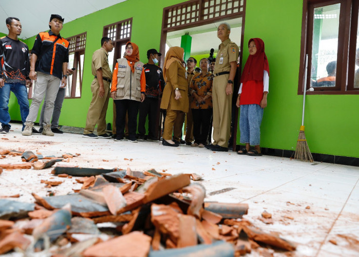 Tinjau Dampak Gempa di Wonogiri, Ganjar Prioritaskan Perbaikan Sekolah
