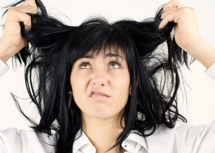 Jangan Lakukan 10 Kebiasaan Ini Karena Dapat Merusak Rambut, Apa saja?