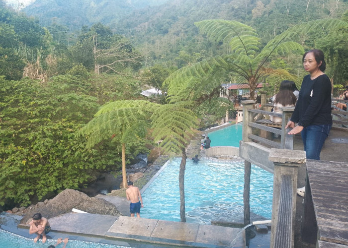 Berwisata Akhir Tahun di ‎Joglo Dopang Kudus, Pemandian Bidadari Cantik Berlatar Pegunungan Muria