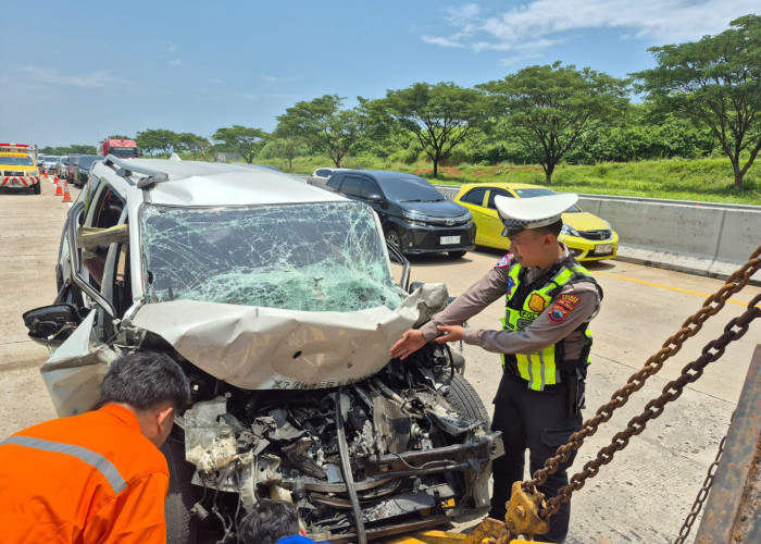 Kecelakaan Maut di KM 368 di Tol Batang,  Xpander Tabrak Bus,  2 Meninggal