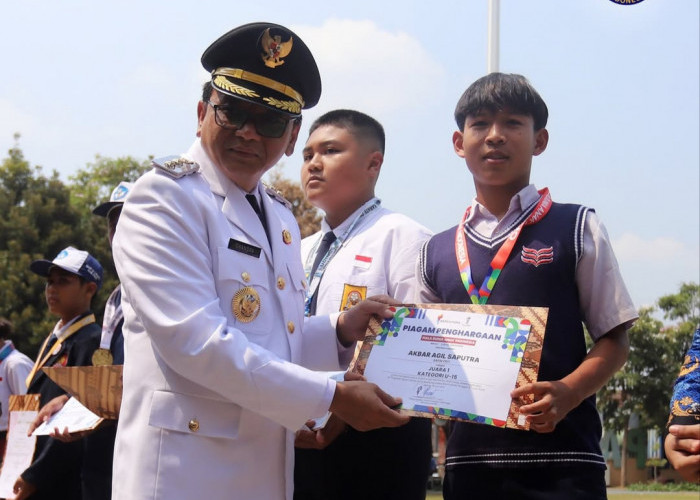 Safin Pati Bawa Pulang Gelar Dunia, Akbar Agil Saputra Terima Penghargaan di HUT Kemerdekaan