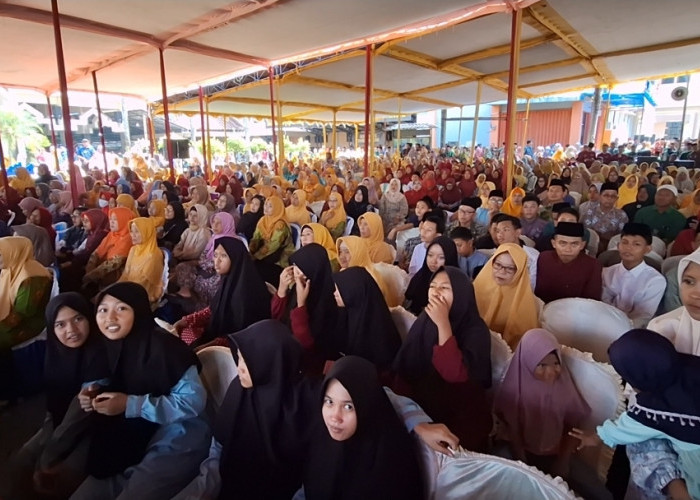 Ribuan Warga Muhammadiyah Padati Kajen Pekalongan, Abdul Mu'ti Ungkap Keunikan “Mohon Maaf Lahir Batin”