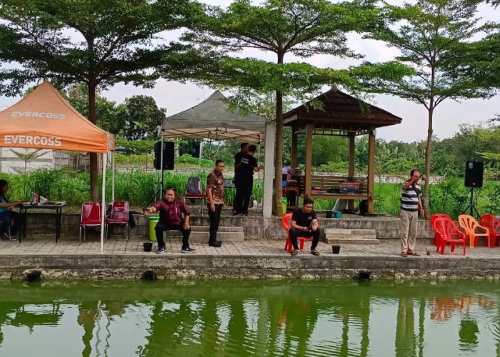 Jalin Keakraban, Satlantas Polres Grobogan Mancing Bareng Wartawan