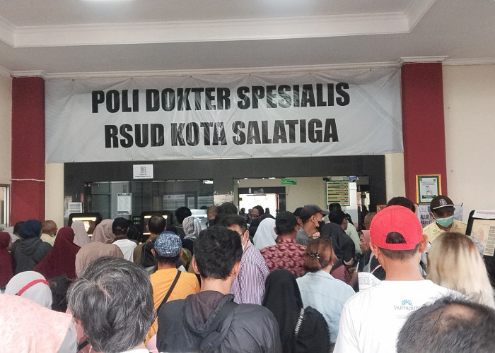 Servers BPJS Kesehatan Down, Antrean di Ruang Poli RSUD Salatiga Membludak