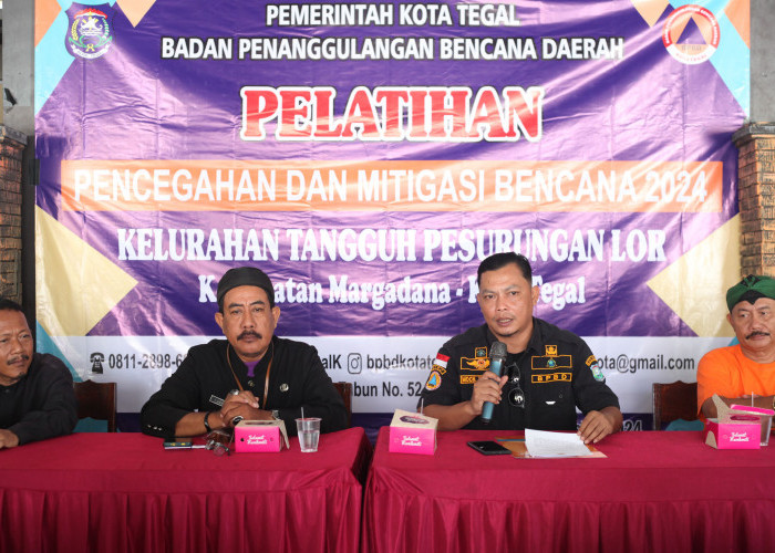 Relawan Kelurahan Tangguh Pesurungan Lor Kota Tegal Dilatih Mitigasi Bencana