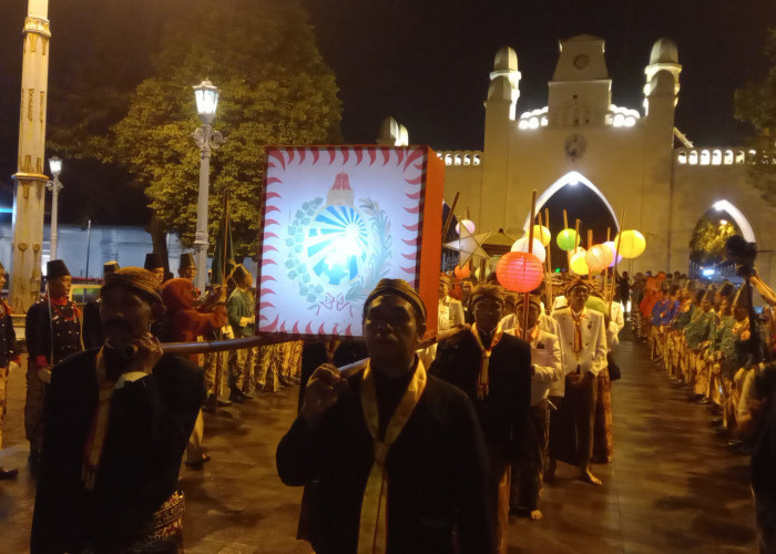 Tradisi Malam Selikuran Keraton Solo Digelar Dua Kubu, Tempuh Rute Berbeda