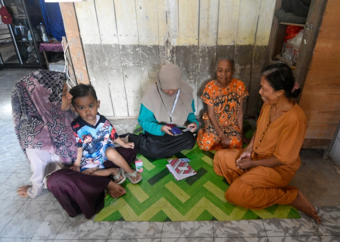 Agen Pesiar dituntut untuk melayani masyarakat dengan sepenuh hati. Ada empat tugas utama yang harus mereka jalankan seperti melakukan pemetaan, penyisiran, advokasi maupun registrasi untuk peserta baru program JKN. (Achmad Fazeri/Disway Jateng)