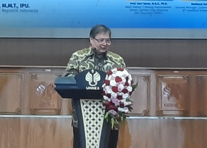 Airlangga Hartarto Minta Mahasiswa Kuasai AI, Lulusan Tak Cukup Hanya Berbekal Ijazah