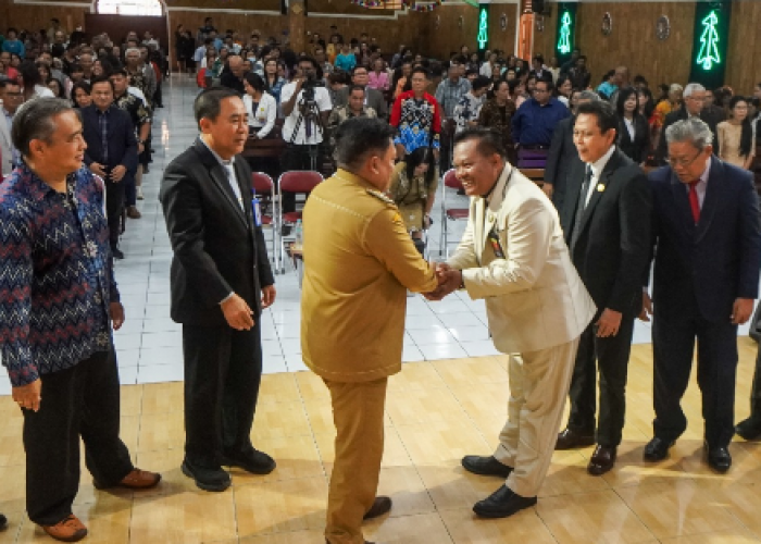 Robby Ajak Maknai Natal dengan Solidaritas dan Perkuat Identitas Kota Tertoleran