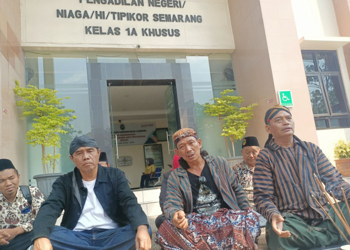 Prihatin Maraknya OTT di Jateng, Aliansi Rakyat Gelar Ruwatan di Depan Gedung Tipikor Semarang